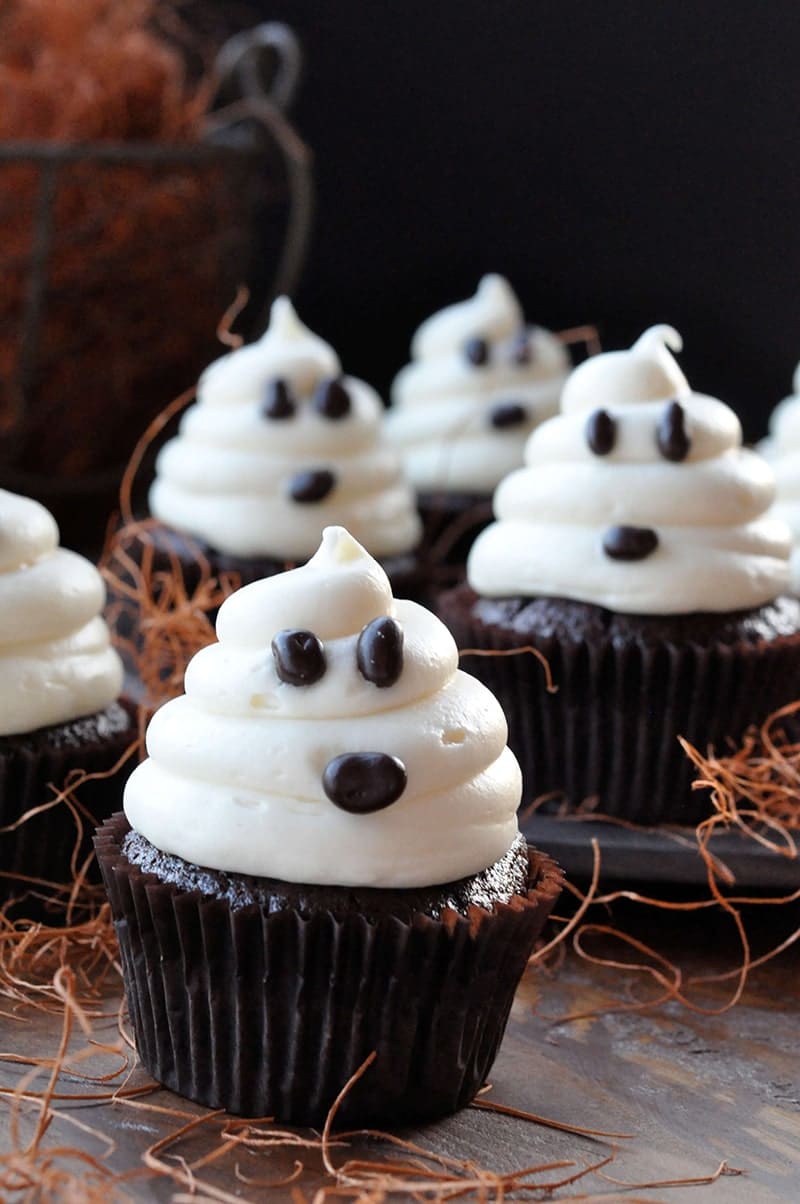 Spoopy Little Ghosts