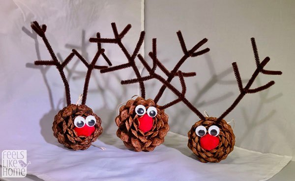 Red-nosed Reindeer Christmas Pine Cones