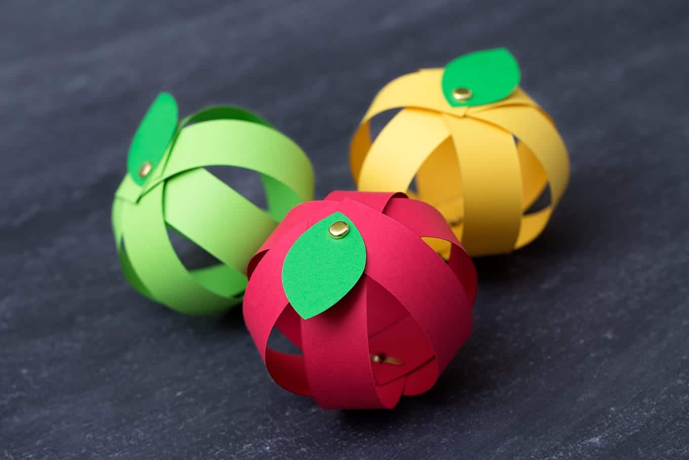 Round Paper Apples