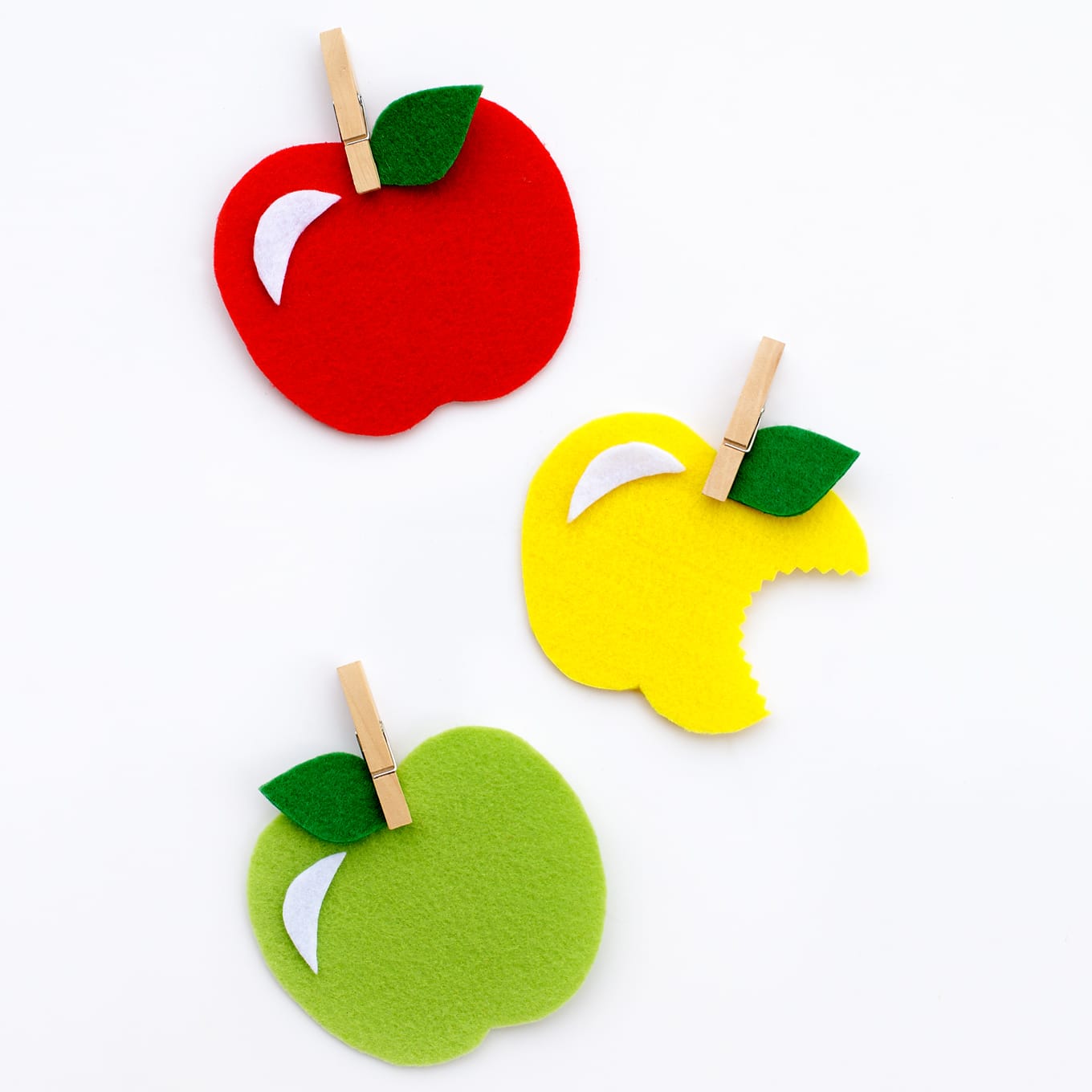 Simple Felt Apple Decorations