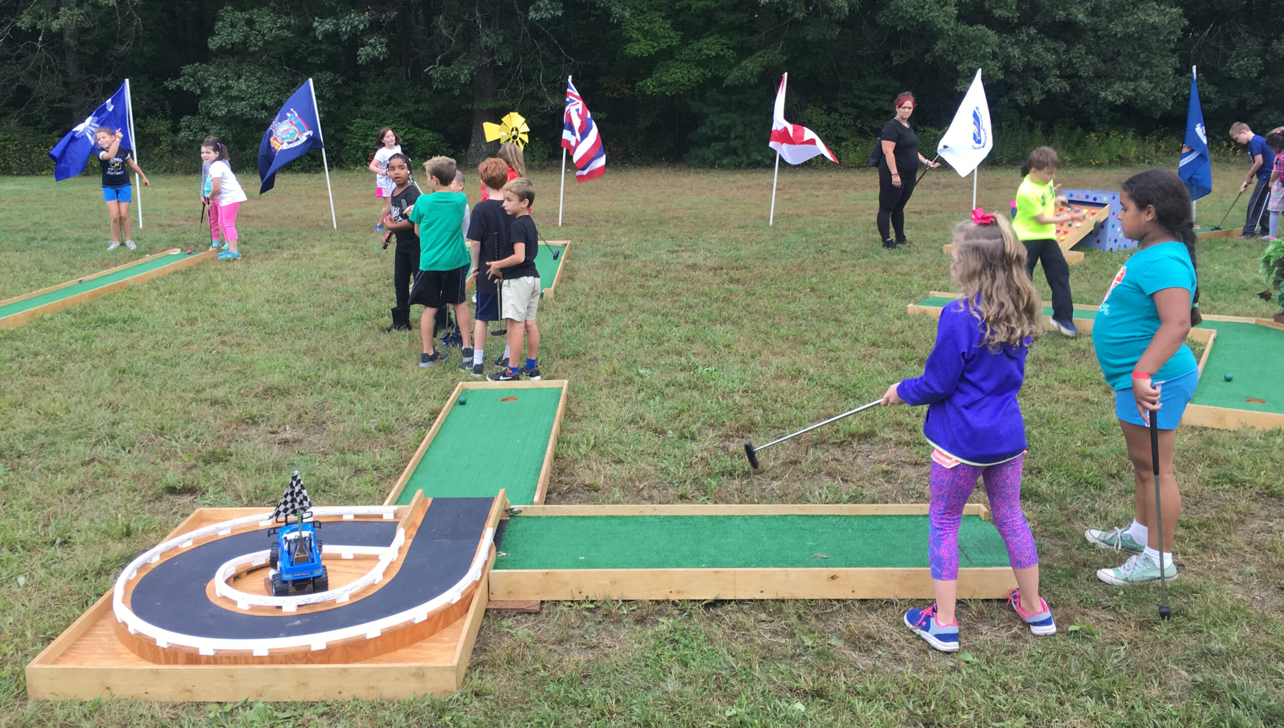 Play Mini Golf