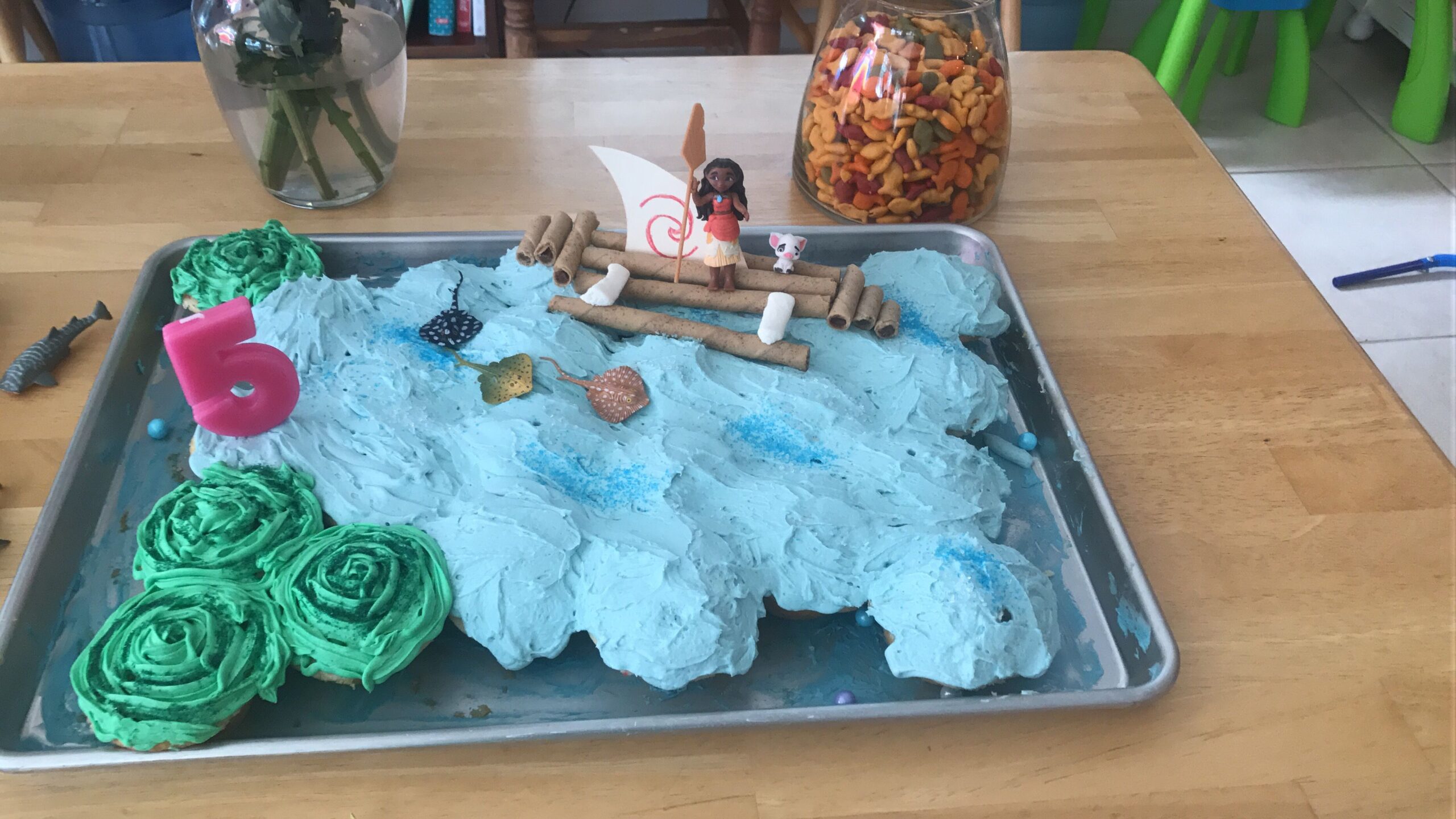 Moana Easy Pull Apart Cake