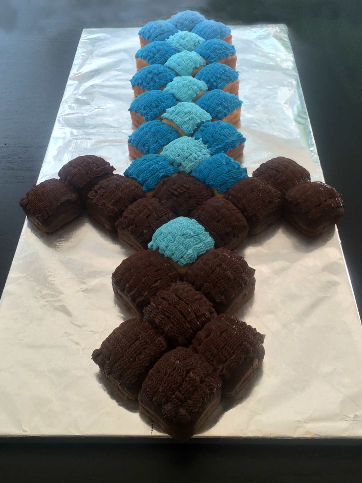 Pull-Apart Sword Cake